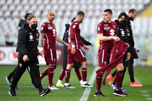 TURIN, ITALY - MARCH 14: Andrea Belotti of Torino FC walks off the pitch after the Serie A match between Torino FC and FC Internazionale at Stadio Olimpico di Torino on March 14, 2021 in Turin, Italy. Sporting stadiums around Italy remain under strict restrictions due to the Coronavirus Pandemic as Government social distancing laws prohibit fans inside venues resulting in games being played behind closed doors. (Photo by Valerio Pennicino/Getty Images) TURIN, ITALY - MARCH 14: Andrea Belotti of Torino FC walks off the pitch after the Serie A match between Torino FC and FC Internazionale at Stadio Olimpico di Torino on March 14, 2021 in Turin, Italy. Sporting stadiums around Italy remain under strict restrictions due to the Coronavirus Pandemic as Government social distancing laws prohibit fans inside venues resulting in games being played behind closed doors. (Photo by Valerio Pennicino/Getty Images)