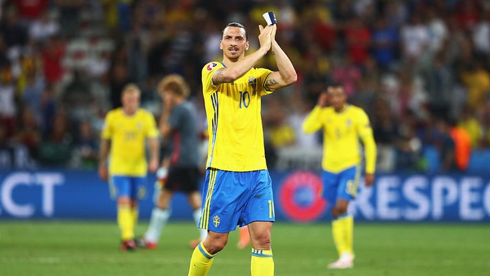 NICE, FRANCE - JUNE 22: Zlatan Ibrahimovic of Sweden applauds the fans after defeat in the UEFA EURO 2016 Group E match between Sweden and Belgium at Allianz Riviera Stadium on June 22, 2016 in Nice, France. (Photo by Lars Baron/Getty Images) NICE, FRANCE - JUNE 22: Zlatan Ibrahimovic of Sweden applauds the fans after defeat in the UEFA EURO 2016 Group E match between Sweden and Belgium at Allianz Riviera Stadium on June 22, 2016 in Nice, France. (Photo by Lars Baron/Getty Images)
