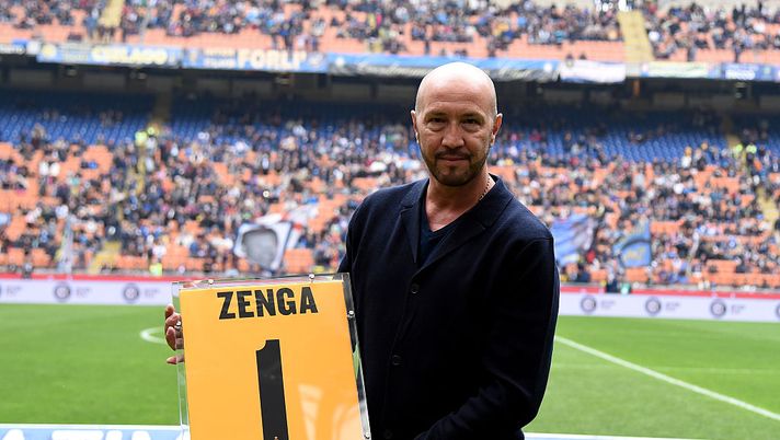 MILAN, ITALY - MAY 03: Walter Zenga attends Serie A match between FC Internazionale Milano and AC Chievo Verona at Stadio Giuseppe Meazza on May 3, 2015 in Milan, Italy. (Photo by Claudio Villa - Inter/Getty Images) MILAN, ITALY - MAY 03: Walter Zenga attends Serie A match between FC Internazionale Milano and AC Chievo Verona at Stadio Giuseppe Meazza on May 3, 2015 in Milan, Italy. (Photo by Claudio Villa - Inter/Getty Images)