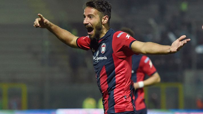 Crotone, Ferrari: “Crisi Inter? Non importa, serve umiltà per ottenere risultato” Crotone, Ferrari: “Crisi Inter? Non importa, serve umiltà per ottenere risultato”