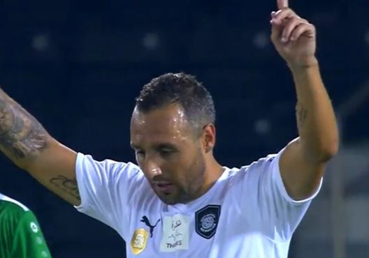 Gol a Doha: esultanza Cazorla Il richiamo di Oviedo: Santi Cazorla sul punto di lasciare Doha…- immagine 2