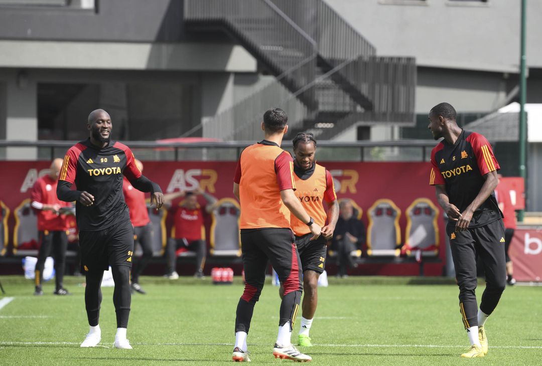 Roma, l’allenamento a due giorni dal Milan – FOTOGALLERY - immagine 19