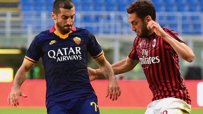 Henrikh Mkhitaryan e Hakan Calhanoglu durante Milan-Roma (credits: GETTY Images) 