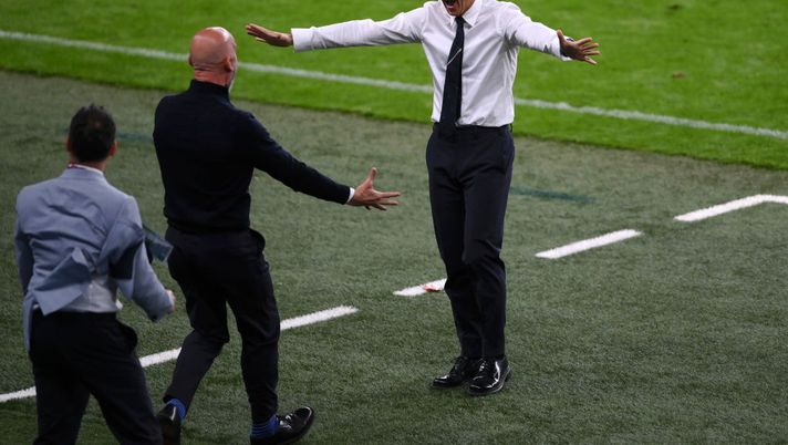LONDON, ENGLAND - JUNE 26: Roberto Mancini, Head Coach of Italy celebrates their side's first goal scored by team mate Federico Chiesa (not pictured) during the UEFA Euro 2020 Championship Round of 16 match between Italy and Austria at Wembley Stadium at Wembley Stadium on June 26, 2021 in London, England. (Photo by Laurence Griffiths/Getty Images) LONDON, ENGLAND - JUNE 26: Roberto Mancini, Head Coach of Italy celebrates their side's first goal scored by team mate Federico Chiesa (not pictured) during the UEFA Euro 2020 Championship Round of 16 match between Italy and Austria at Wembley Stadium at Wembley Stadium on June 26, 2021 in London, England. (Photo by Laurence Griffiths/Getty Images)