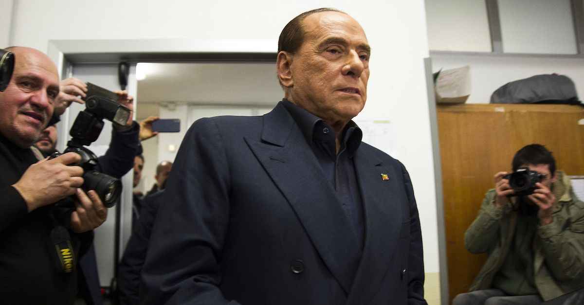 Berlusconi, ricovero terminato: è stato dimesso dal San Raffaele di Milano