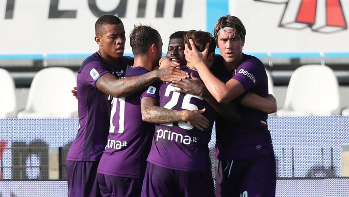 FERRARA, ITALY - AUGUST 02: Alfred Duncan of ACF Fiorentina celebrates after scoring a goal during the Serie A match between SPAL and  ACF Fiorentina at Stadio Paolo Mazza on August 2, 2020 in Ferrara, Italy.  (Photo by Gabriele Maltinti/Getty Images) 