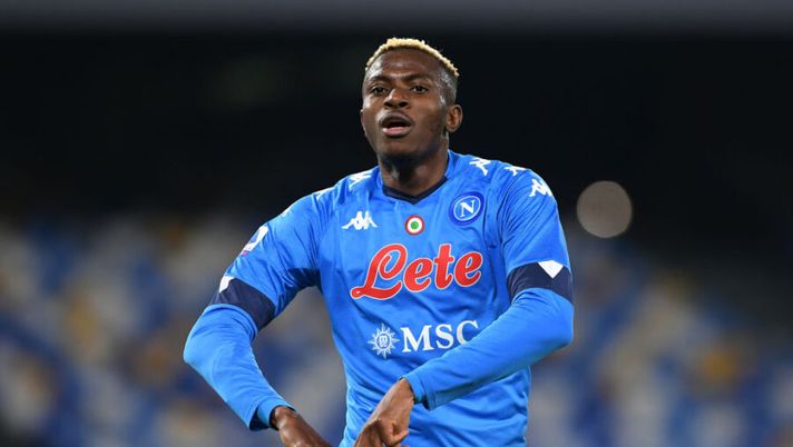 NAPLES, ITALY - MARCH 07: Victor Osimhen of SSC Napoli celebrates after scoring their side's second goal during the Serie A match between SSC Napoli and Bologna FC at Stadio Diego Armando Maradona on March 07, 2021 in Naples, Italy. Sporting stadiums around Italy remain under strict restrictions due to the Coronavirus Pandemic as Government social distancing laws prohibit fans inside venues resulting in games being played behind closed doors. (Photo by Francesco Pecoraro/Getty Images) Gazzetta rivela: “Osimhen fa fuori D’Avila, accordi non rispettati: si cambia ancora” - immagine 1