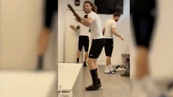 VIDEO Atalanta, Hateboer scatenato nello spogliatoio: guarda lo show dell’esterno olandese