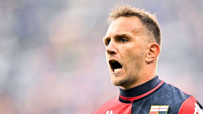 GENOA, ITALY - APRIL 30: Domenico Criscito of Genoa reacts during the Serie A match between UC Sampdoria and Genoa CFC at Stadio Luigi Ferraris on April 30, 2022 in Genoa, Italy. (Photo by Getty Images) Genoa, la probabile formazione: Amiri è pronto, la gestione di Destro e cosa filtra su Criscito - immagine 1