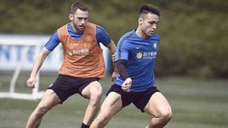 Inter, de Vrij e Lautaro si allenano con i compagni. L’olandese esulta: “Tornato in gruppo”