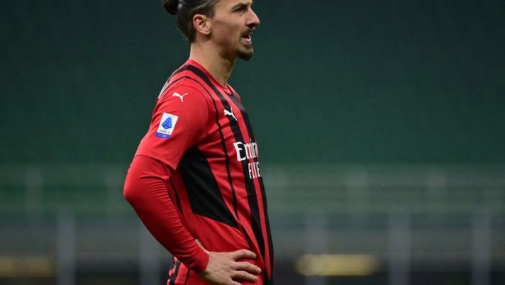 AC Milan's Swedish forward Zlatan Ibrahimovic reacts during the Italian Serie A football match between AC Milan and Spezia on January 17, 2022 at the San Siro stadium in Milan. (Photo by MIGUEL MEDINA / AFP) (Photo by MIGUEL MEDINA/AFP via Getty Images) Milan, Bennacer è tornato a disposizione: le prove di formazione e la gestione di Ibra - immagine 1