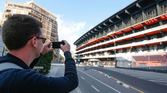 Niente derby...ieri Mestalla così...deserto... Valencia, derby Legends nel 2023 per commemorare il centenario del Mestalla- immagine 2
