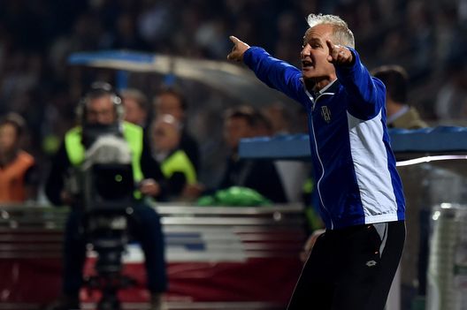  CESENA, ITALY - MAY 24: Head Coach Massimo Drago of Cesena reacts during the Serie B playoff match between AC Cesena and AC Spezia on May 24, 2016 in Cesena, Italy. (Photo by Tullio M. Puglia/Getty Images) 