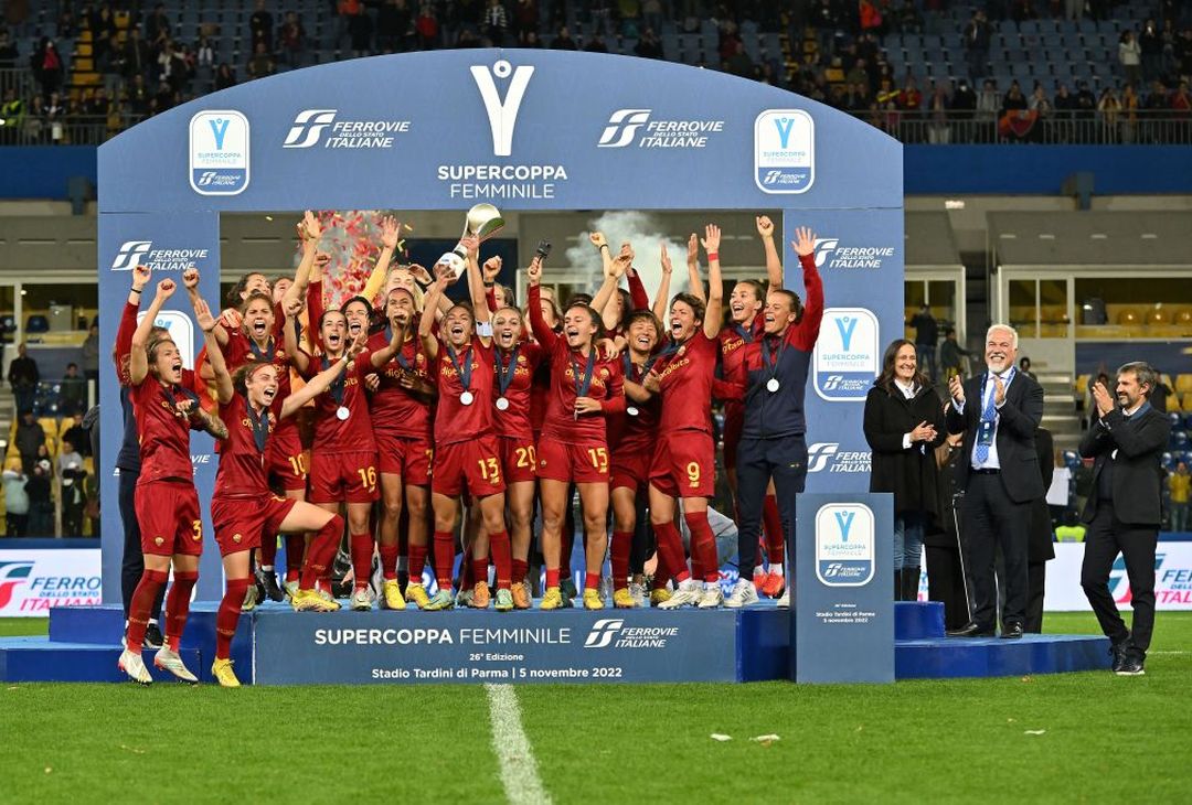 La Roma Femminile vince la Supercoppa: le immagini della festa – FOTO GALLERY - immagine 10