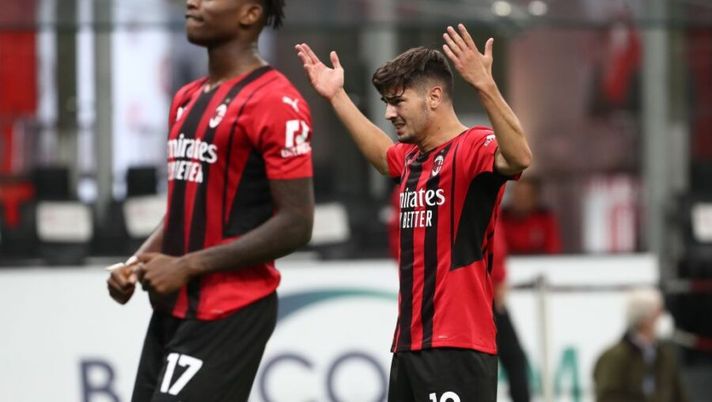 MILAN, ITALY - SEPTEMBER 22: Brahim Diaz (R) of AC Milan celebrates after scoring the opening goal during the Serie A match between AC Milan and Venezia FC at Stadio Giuseppe Meazza on September 22, 2021 in Milan, Italy. (Photo by Marco Luzzani/Getty Images) Sky: “Formazione Milan: i rientri di Theo e Tomori, riposa Brahim Diaz e pure Leao” - immagine 1