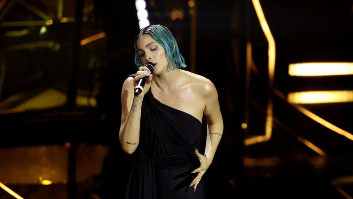 Rose Villain: “Tantissime porte in faccia, io ambiziosa. Sanremo? Mi ha fatto male leggere…” - immagine 1