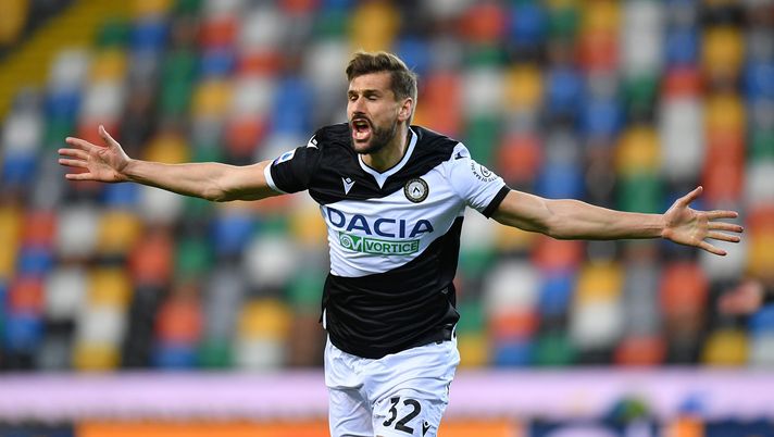 UDINE, ITALY - MARCH 06:Fernando LLorente of Udinese Calcio  celebrates after scoring the opening goal during the Serie A match between Udinese Calcio and US Sassuolo at Dacia Arena on March 06, 2021 in Udine, Italy. (Photo by Alessandro Sabattini/Getty Images) 