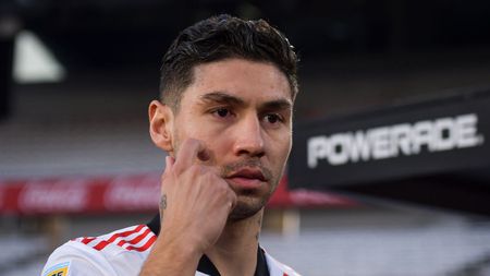 BUENOS AIRES, ARGENTINA - AUGUST 01: Gonzalo Montiel of River Plate looks on before a match between River Plate v Huracan as part of Torneo Liga Profesional 2021 at Estadio Antonio Vespucio Liberti on August 01, 2021 in Buenos Aires, Argentina. (Photo by Marcelo Endelli/Getty Images) BUENOS AIRES, ARGENTINA - AUGUST 01: Gonzalo Montiel of River Plate looks on before a match between River Plate v Huracan as part of Torneo Liga Profesional 2021 at Estadio Antonio Vespucio Liberti on August 01, 2021 in Buenos Aires, Argentina. (Photo by Marcelo Endelli/Getty Images)