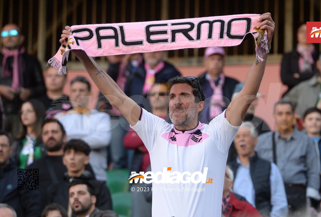 FOTOTIFO Palermo-Spal 2-1, gli scatti ai tifosi al “Renzo Barbera” (GALLERY) - immagine 13