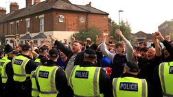 Che odore: sfottò da derby Ipswich all’arrivo allo stadio di Norwich