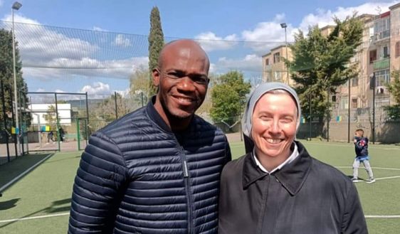 Una scuola del Sulcis in festa: che visita quella di David Suazo!- immagine 2