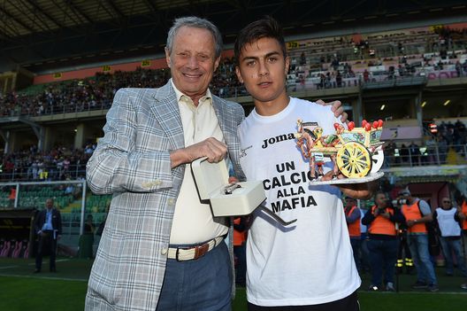 PALERMO, ITALY - MAY 24: President Maurizio Zamparini (L) and Paulo Dybala of Palermo pose before the Serie A match between US Citta di Palermo and ACF Fiorentina at Stadio Renzo Barbera on May 24, 2015 in Palermo, Italy. (Photo by Tullio M. Puglia/Getty Images) PALERMO, ITALY - MAY 24: President Maurizio Zamparini (L) and Paulo Dybala of Palermo pose before the Serie A match between US Citta di Palermo and ACF Fiorentina at Stadio Renzo Barbera on May 24, 2015 in Palermo, Italy. (Photo by Tullio M. Puglia/Getty Images)
