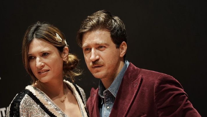 MILAN, ITALY - NOVEMBER 23: Claudia Ranieri and Alessandro Roja attends the Vanity Fair Stories 2019 Awards Photocall at The Space Cinema Odeon on November 23, 2019 in Milan, Italy. (Photo by Vittorio Zunino Celotto/Getty Images) 