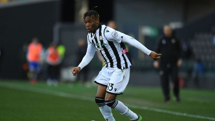 UDINE, ITALY - MARCH 05: Destiny Udogie of Udinese Calcio in action during the Serie A match between Udinese Calcio v UC Sampdoria at Dacia Arena on March 05, 2022 in Udine, Italy. (Photo by Alessandro Sabattini/Getty Images) Perisic firma lunedì col Tottenham: il piano Inter porta a Udogie e c’è un altro nome - immagine 1