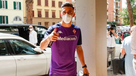 GERMOGLI PH: 2 AGOSTO 2021 FIRENZE ARRIVO DEL NUOVO GIOCATORE DELLA FIORENTINA NICOLAS GONZALEZ NELLA FOTO ARRIVO ALLA SYNLAB PER TAMPONE E VISITE SPORTIVE GERMOGLI PH: 2 AGOSTO 2021 FIRENZE ARRIVO DEL NUOVO GIOCATORE DELLA FIORENTINA NICOLAS GONZALEZ NELLA FOTO ARRIVO ALLA SYNLAB PER TAMPONE E VISITE SPORTIVE