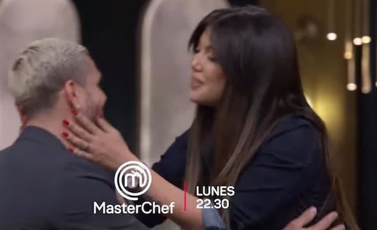 VIDEO / Wanda Nara conduce Masterchef in Argentina: arriva a sorpresa Icardi- immagine 2
