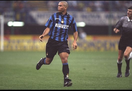 27 Jul 1997: Ronaldo of Inter Milan in action during the pre-season friendly match against Manchester United at the San Siro Stadium in Milan, Italy. The game was a 1 - 1 draw. Mandatory Credit: Mike Hewitt /Allsport