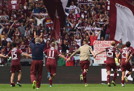 Il Toro festeggia sotto la Maratona: l'obiettivo è ripetere questa scena contro il Carpi Il Toro festeggia sotto la Maratona: l'obiettivo è ripetere questa scena contro il Carpi