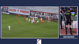 Padova-Catanzaro, la ricostruzione dell’intervento del VAR al gol di Curcio