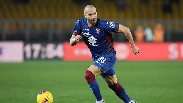 LECCE, ITALY - FEBRUARY 02: Lorenzo De Silvestri of Torino FC during the Serie A match between US Lecce and  Torino FC at Stadio Via del Mare on February 02, 2020 in Lecce, Italy. (Photo by Francesco Pecoraro/Getty Images) 