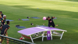 VIDEO / Brasile, Coutinho, Neymar Dani Alves e Gabriel Jesus si danno al calcio-ping pong