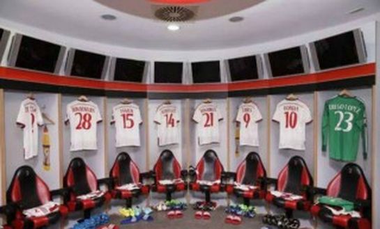 Spogliatoio Milan (Fonte: acmilan.com) Spogliatoio Milan (Fonte: acmilan.com)