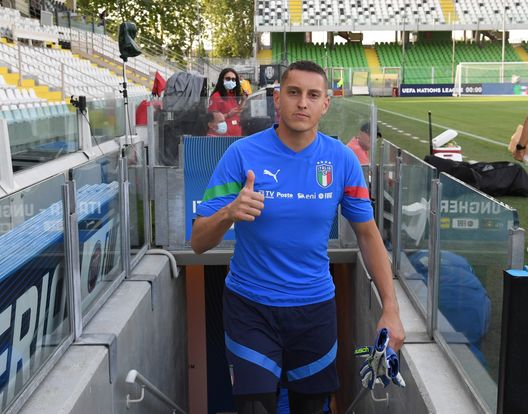 CESENA, ITALY - JUNE 06: Pierluigi Gollini of Italy in action during training session at Manuzzi Stadium on June 06, 2022 in Cesena, Italy. (Photo by Claudio Villa/Getty Images)