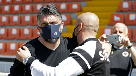 LA SPEZIA, ITALY - MAY 08: Gennaro Gattuso manager of SSC Napoli and Vincenzo Italiano manager of Spezia Calcio during the Serie A match between Spezia Calcio and SSC Napoli at Stadio Alberto Picco on May 8, 2021 in La Spezia, Italy. Sporting stadiums around Italy remain under strict restrictions due to the Coronavirus Pandemic as Government social distancing laws prohibit fans inside venues resulting in games being played behind closed doors. (Photo by Gabriele Maltinti/Getty Images)