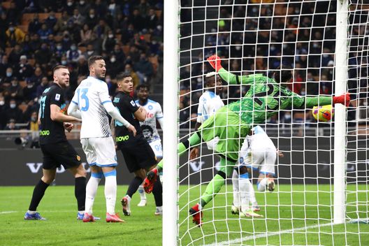 (Photo by Marco Luzzani/Getty Images) LIVEBLOG/Inter-Napoli: “Il gol di Mertens vale il prezzo del biglietto…”- immagine 2