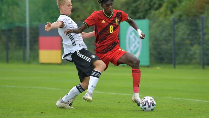 HARSEWINKEL, GERMANY - SEPTEMBER 03: Mattes Hansen (L) of Germany tackles Pierre Dwomoh of Belgium during the U17 international friendly match between Germany and Belgium at the Hotel Residence Klosterpforte on September 03, 2020 in Harsewinkel, Germany. (Photo by Thomas F. Starke/Getty Images for DFB) HARSEWINKEL, GERMANY - SEPTEMBER 03: Mattes Hansen (L) of Germany tackles Pierre Dwomoh of Belgium during the U17 international friendly match between Germany and Belgium at the Hotel Residence Klosterpforte on September 03, 2020 in Harsewinkel, Germany. (Photo by Thomas F. Starke/Getty Images for DFB)
