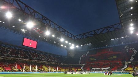 MILAN, ITALY - MAY 10: The AC Milan fans show their support before the UEFA Champions League semi-final first leg match between AC Milan and FC Internazionale at San Siro on May 10, 2023 in Milan, Italy. (Photo by Marco Luzzani/Getty Images)