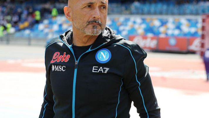 NAPLES, ITALY - APRIL 30: Luciano Spalletti SSC Napoli coach before the Serie A match between SSC Napoli and US Sassuolo at Stadio Diego Armando Maradona on April 30, 2022 in Naples, Italy. (Photo by Francesco Pecoraro/Getty Images) Spalletti: “Insigne già mi manca, è come Totti. Penso che Mertens rimarrà, io e ADL…” - immagine 1