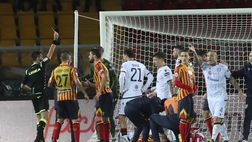 Lecce-Cagliari, follia Olsen-Lapadula: ecco quanto rischiano di squalifica