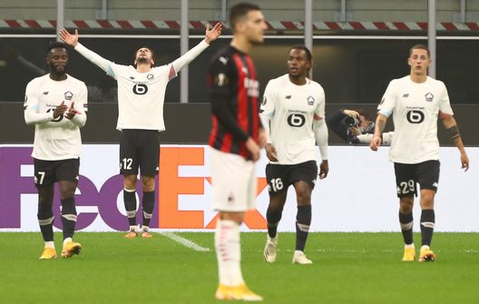 MILAN, ITALY - NOVEMBER 05: Yusuf Yazici #12 of LOSC Lille celebrates his third goal with his team-mates during the UEFA Europa League Group H stage match between AC Milan and LOSC Lille at San Siro Stadium on November 5, 2020 in Milan, Italy. (Photo by Marco Luzzani/Getty Images) MILAN, ITALY - NOVEMBER 05: Yusuf Yazici #12 of LOSC Lille celebrates his third goal with his team-mates during the UEFA Europa League Group H stage match between AC Milan and LOSC Lille at San Siro Stadium on November 5, 2020 in Milan, Italy. (Photo by Marco Luzzani/Getty Images)