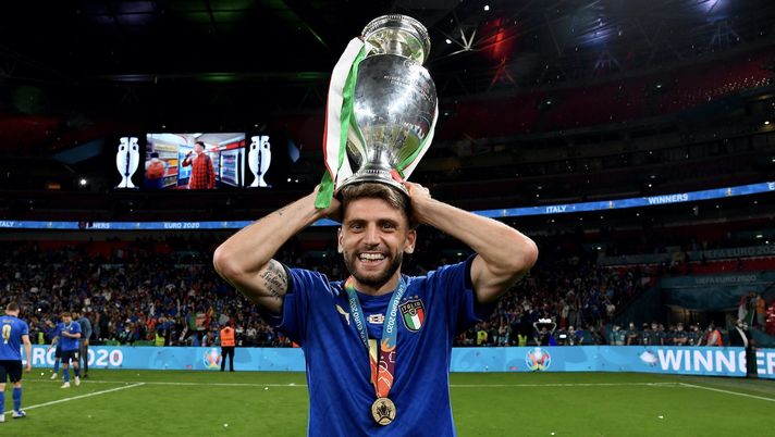 Domenico Berardi (attaccante Sassuolo) festeggia la vittoria degli Europei con l'Italia. È un obiettivo di calciomercato del Milan | AC Milan News (Getty Images) 