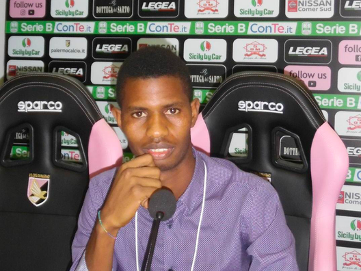 Yacoub Said nella sala stampa dello stadio "Renzo Barbera" Yacoub Said nella sala stampa dello stadio "Renzo Barbera"