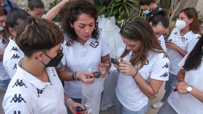 Palermo Femminile, nasce il biscotto solidale per sostenere la squadra in B  Palermo Femminile, nasce il biscotto solidale per sostenere la squadra in B
