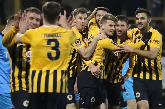 Boston rétro…la nuova divisa per i 100 anni dalla vittoria della Fa Cup- immagine 2