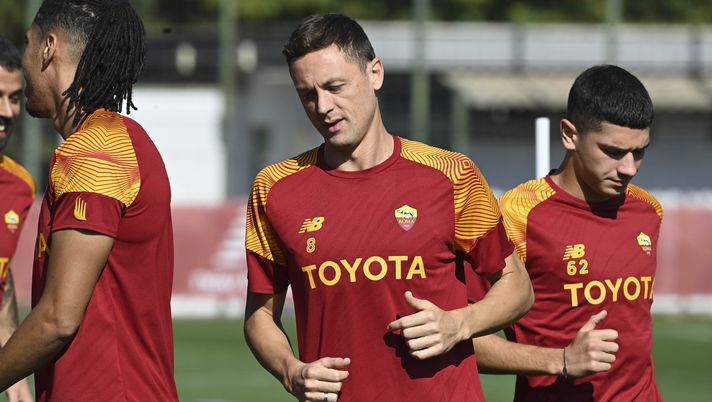 Getty Images Roma, lo sfottò di Matic a Svilar dopo il ‘cucchiaio’: “Niente di personale” - immagine 1
