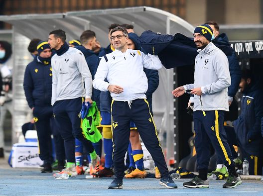 VERONA, ITALY - JANUARY 24: Ivan Juric, head coach of Verona celebrates during the Serie A match between Hellas Verona FC and SSC Napoli at Stadio Marcantonio Bentegodi on January 24, 2021 in Verona, Italy. Sporting stadiums around Italy remain under strict restrictions due to the Coronavirus Pandemic as Government social distancing laws prohibit fans inside venues resulting in games being played behind closed doors. (Photo by Alessandro Sabattini/Getty Images) VERONA, ITALY - JANUARY 24: Ivan Juric, head coach of Verona celebrates during the Serie A match between Hellas Verona FC and SSC Napoli at Stadio Marcantonio Bentegodi on January 24, 2021 in Verona, Italy. Sporting stadiums around Italy remain under strict restrictions due to the Coronavirus Pandemic as Government social distancing laws prohibit fans inside venues resulting in games being played behind closed doors. (Photo by Alessandro Sabattini/Getty Images)